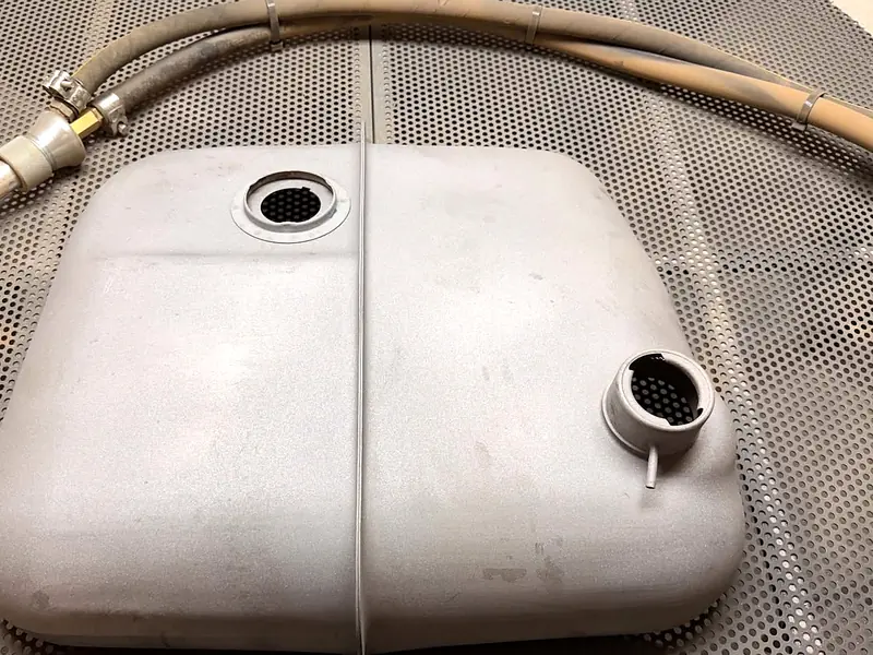 Kraftstofftank – nachher (Draufsicht)