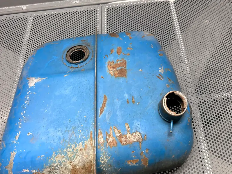 Kraftstofftank – vorher (Draufsicht)